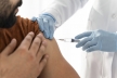 Правительство готово доплачивать медработникам за участие в вакцинации