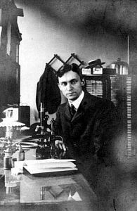 Рис. 1. Eugene Opie (1873–1971), автор гипотезы «общего протока»