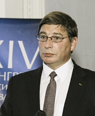 Профессор А.З. Винаров