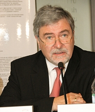 Манфред Пауль, глава российского представительства Bayer HealthCare и Bayer Schering Pharma