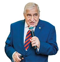 Профессор В.А. Максимов