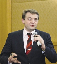 Профессор А.В. Наумов