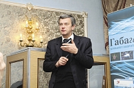 Профессор П.Р. Камчатнов